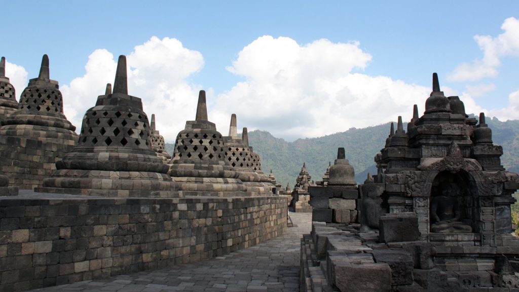 Seni Arsitektur Bersejarah di Indonesia
